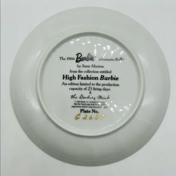 Barbie Collectible Plate Set - Picture 7 of 10